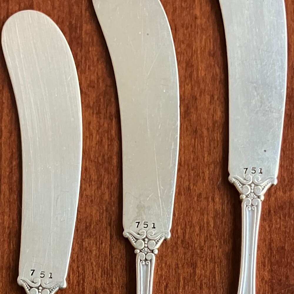 Set of 4 - Gorham Sterling Silver Butter Spreaders In Luxembourg Pattern - Picture 3 of 11